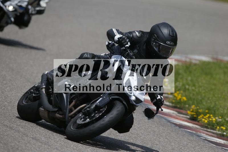 /Archiv-2024/29 12.06.2024 MOTO.CH Track Day ADR/Gruppe gelb/44